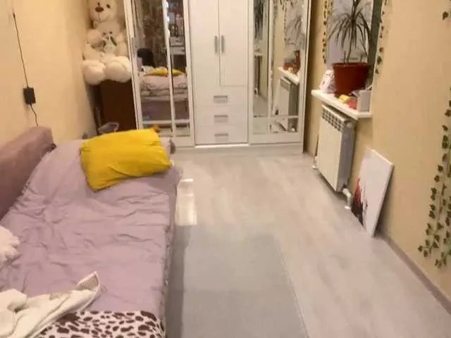 BettieClemence — Goal: show my assHello! I'm a new girl here, my name is Emily, I'm 18, skinny and I'm still shy