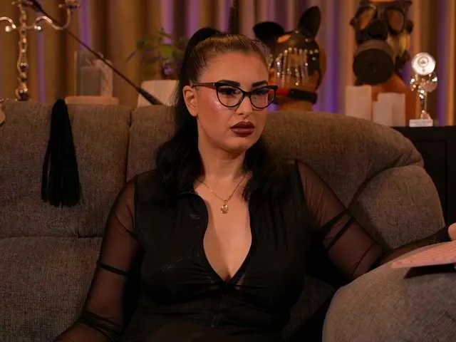 KellyKent on BongaCams