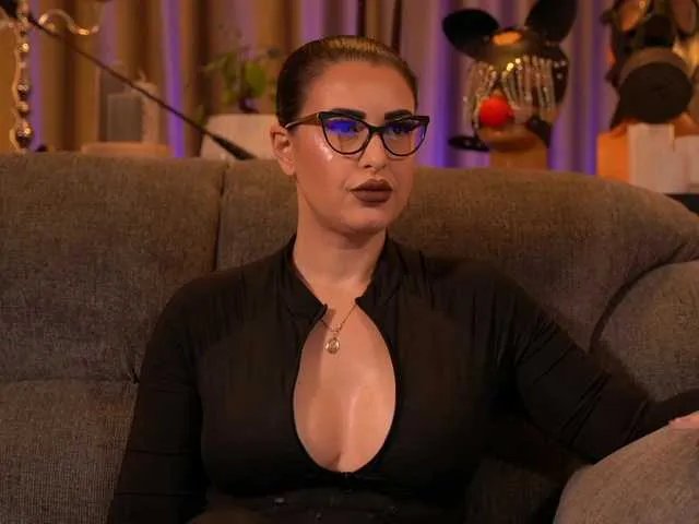 KellyKent on BongaCams