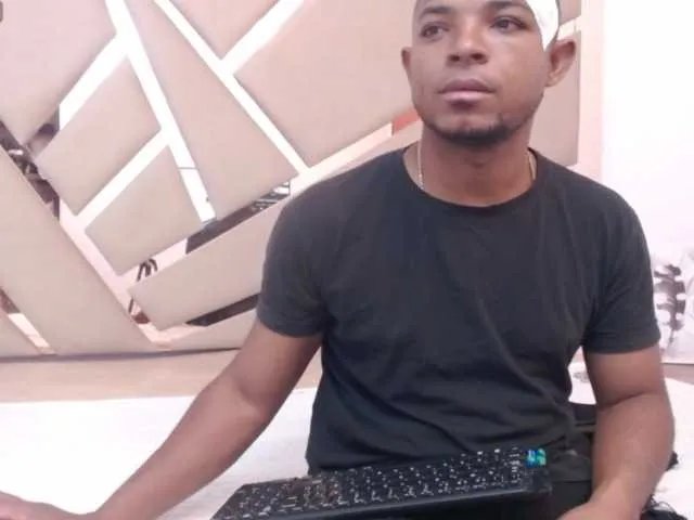 tu-y-yo19 on BongaCams