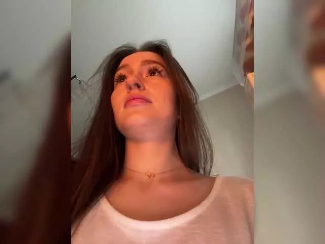 whiteTEAa on BongaCams