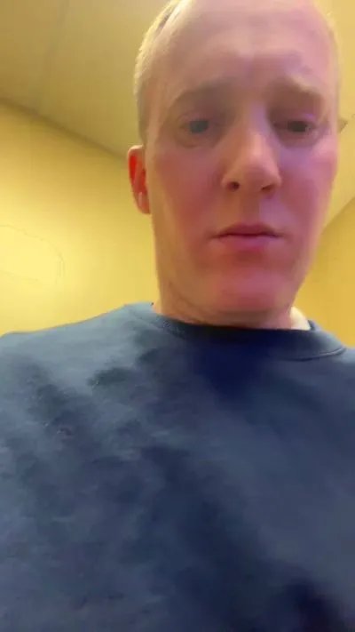 Closetbiguy79 — Freechat on Cam4