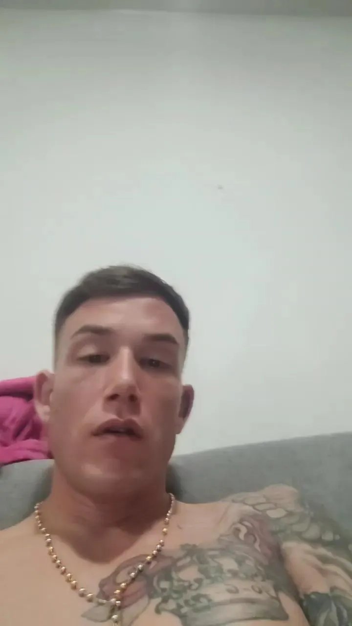 Cristiangonzaa on Cam4