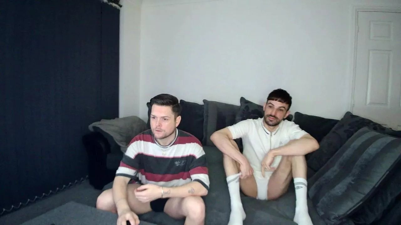 TwoTwinkHusband on Cam4