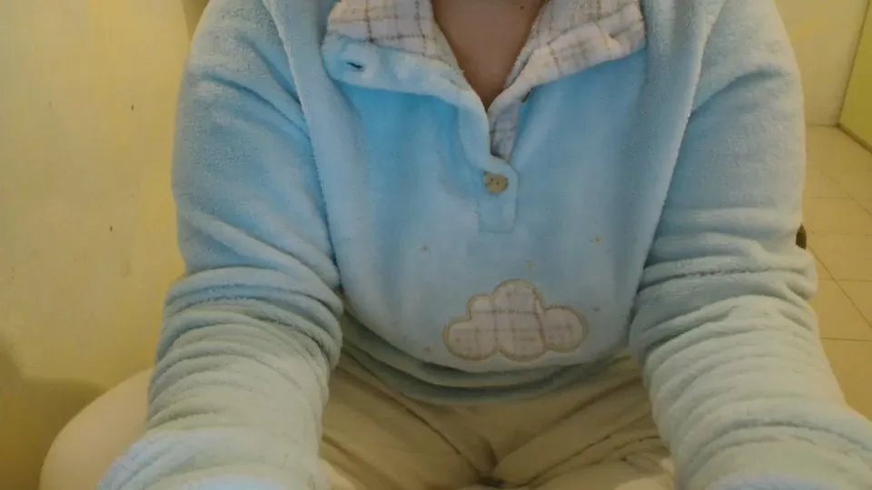 Whitepussysabry on Cam4