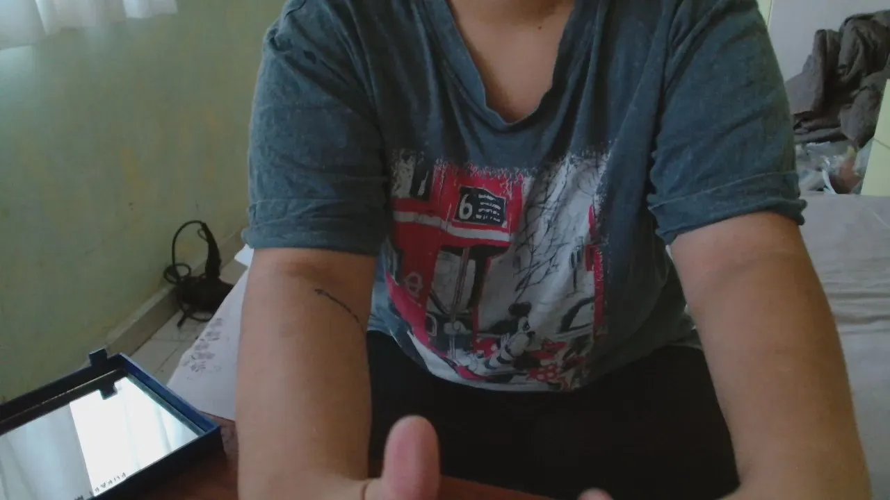 Whitepussysabry on Cam4