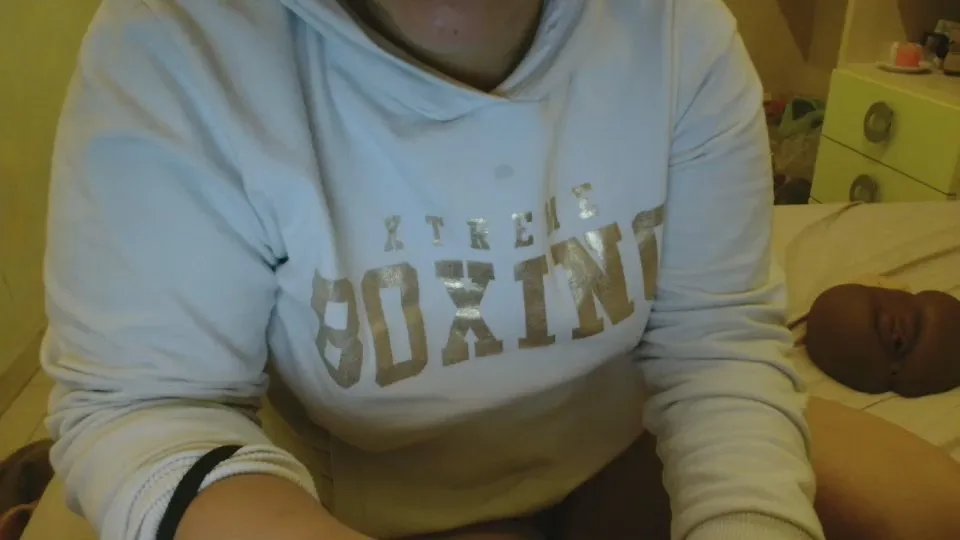 Whitepussysabry on Cam4