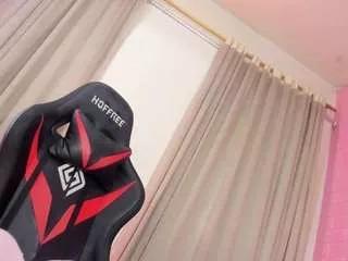 aleja-hill on CamSoda