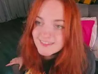 alice-cuteperv on CamSoda