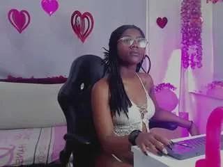 ariiannagreyy on CamSoda 