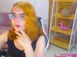 bonnielilly-a on CamSoda 