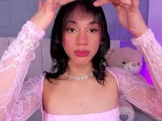 callmenora on CamSoda 