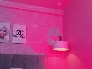 dollyzoe on CamSoda 
