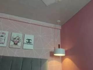 dollyzoe on CamSoda 