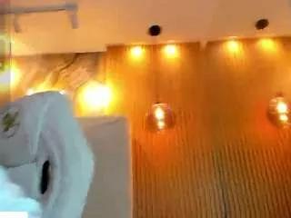 ella-harper on CamSoda