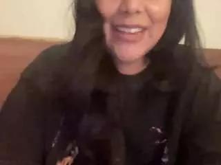 ellumiie on CamSoda 