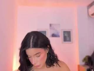 emelie-89 on CamSoda 