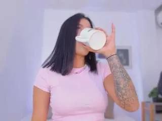 emelie-89 on CamSoda 
