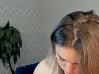emma-reeed on CamSoda 