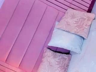 emmajonees on CamSoda 