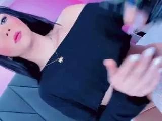 emmajonees on CamSoda 