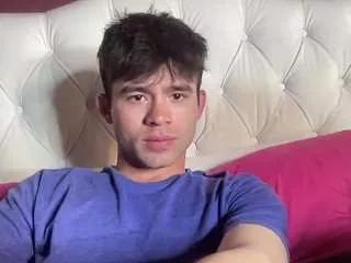 enzoeasttt on CamSoda
