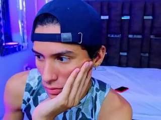 fem-loui on CamSoda