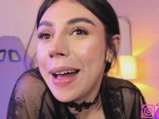 innanaa on CamSoda 