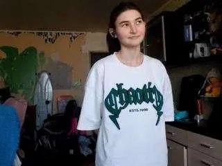 jessiepadley — Show my pussy here? hehe [98 tokens remaining]