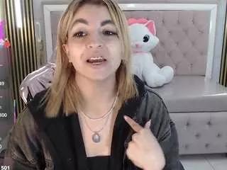 lili-conor-s on CamSoda 