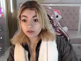 lili-conor-s on CamSoda 
