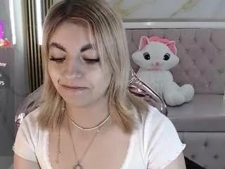 lili-conor-s on CamSoda 