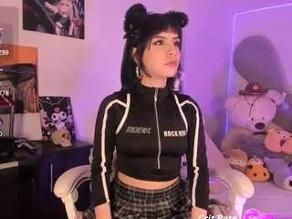 lolaa-bunny on CamSoda 