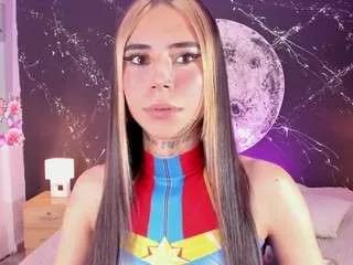 mariahlamour on CamSoda