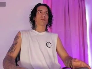 mia-royal — show cum [45 tokens remaining]