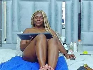 miss-dinah on CamSoda 