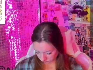 nina-jonesss on CamSoda