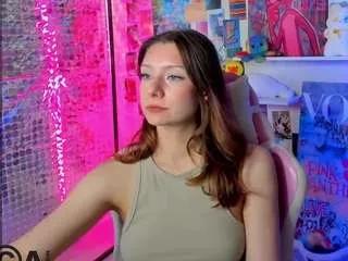 nina-jonesss on CamSoda 
