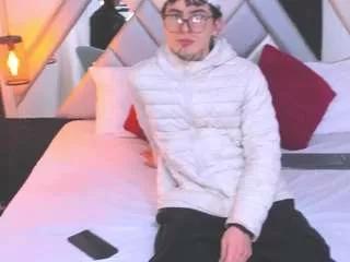 nina-passionf on CamSoda 