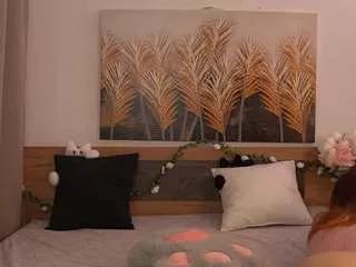 queeniehartell on CamSoda 