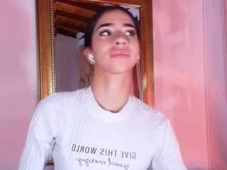 sara-lop on CamSoda 