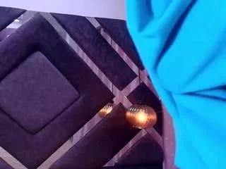 sara-lop on CamSoda 
