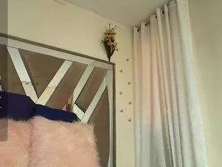 sara-williams1 on CamSoda 
