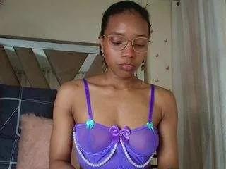 sara-williams1 on CamSoda 