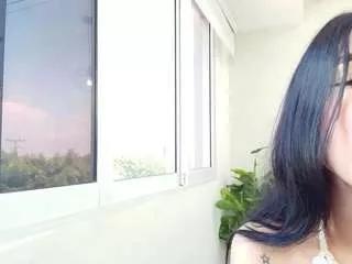 sassy-girl on CamSoda 