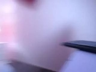 skinny-hottie18 on CamSoda