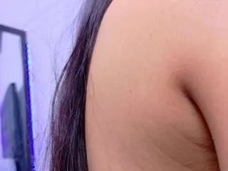 skinny-hottie18 on CamSoda