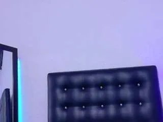 skinny-hottie18 on CamSoda