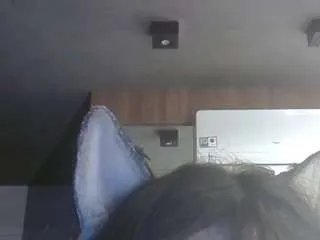 skinnykittencam — show belly/mostrar barriga [7 tokens remaining]