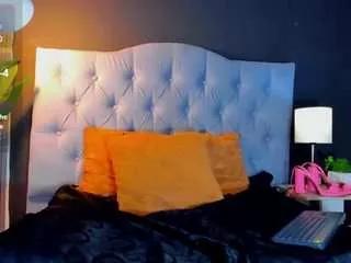 valentinaforerox on CamSoda